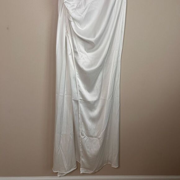 Selfie Leslie Secret Sweetheart Neckline Split Maxi Dress in White Size Large - Picture 7 of 12